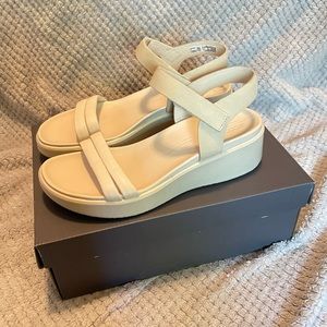 ECCO Flowt Luxe Wedge Sandal